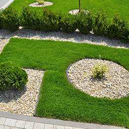 Avon Plastics, Inc - MM25320 - 4 1/2"H x 20'L Master Gardener Plus Landscape Edging (Includes a coupler & 5 stakes)